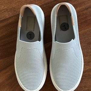 UGG Alameda Sammy Slip-On in Light Gray - Size 7 -NWOT